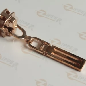 Бегунок Тип 8 висюлька 6723  для тракторной молнии,коронка,Gold (уп.50шт.)